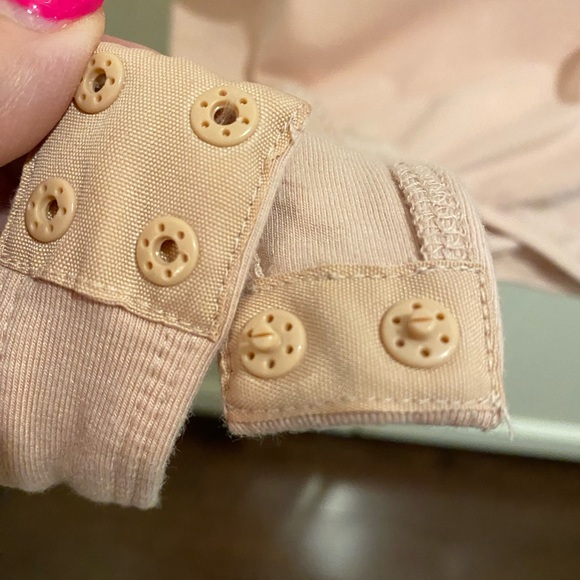 WORN ONCE GUESS PALE PINK SIZE MEDIUM SHORT SLEEVE BODYSUIT - Picture 9 of 15